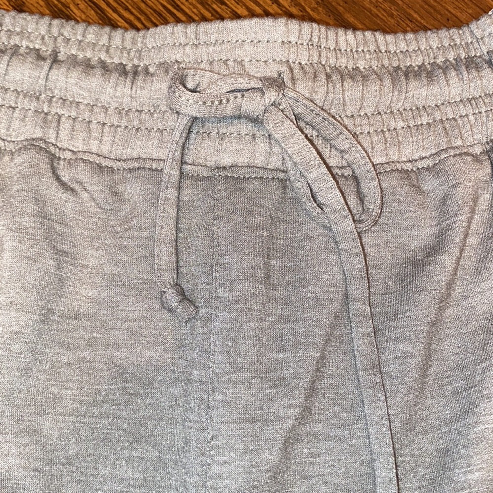 Woman’s XL RBX Celery color athletic shorts NWT - Picture 4 of 5
